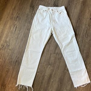 White Levi’s pants